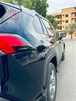 تۆیۆتا ڕاڤ 4